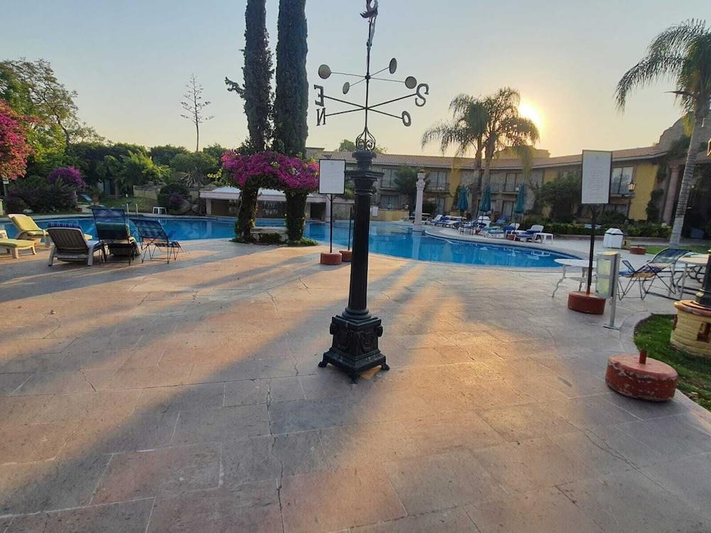 Gran Hotel Hacienda De La Noria Aguascalientes Ngoại thất bức ảnh The pool at the hotel